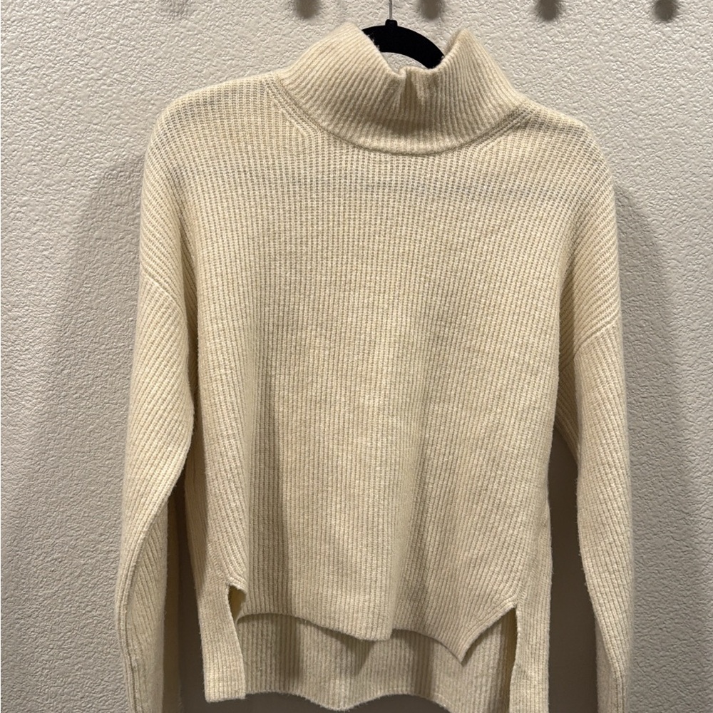 Abercrombie & Fitch Cream Turtleneck Sweater